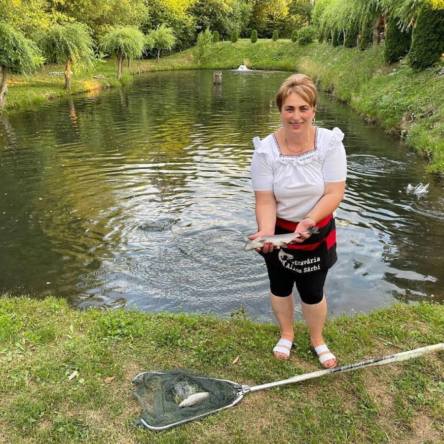Pastravaria Alina Szerfalva Kültér fotó